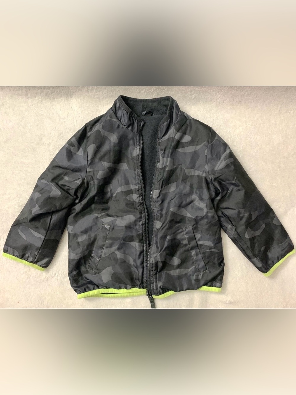 OshKosh Boys Two Sides Reversible Camo/Gray Jacket Size 5T Excellent Condition